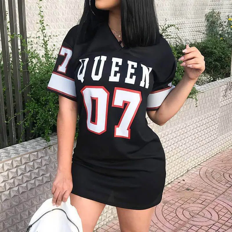 2025 New Fashion V-Neck Queen Letters Print Dress Short Sleeve Basketball Sporty Style Sexy Loose Female Clothing Streetwear插图5