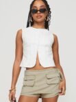 0-modelinfo-bella-us4_60a7bfad-7216-4770-9089-2c39f402d36a