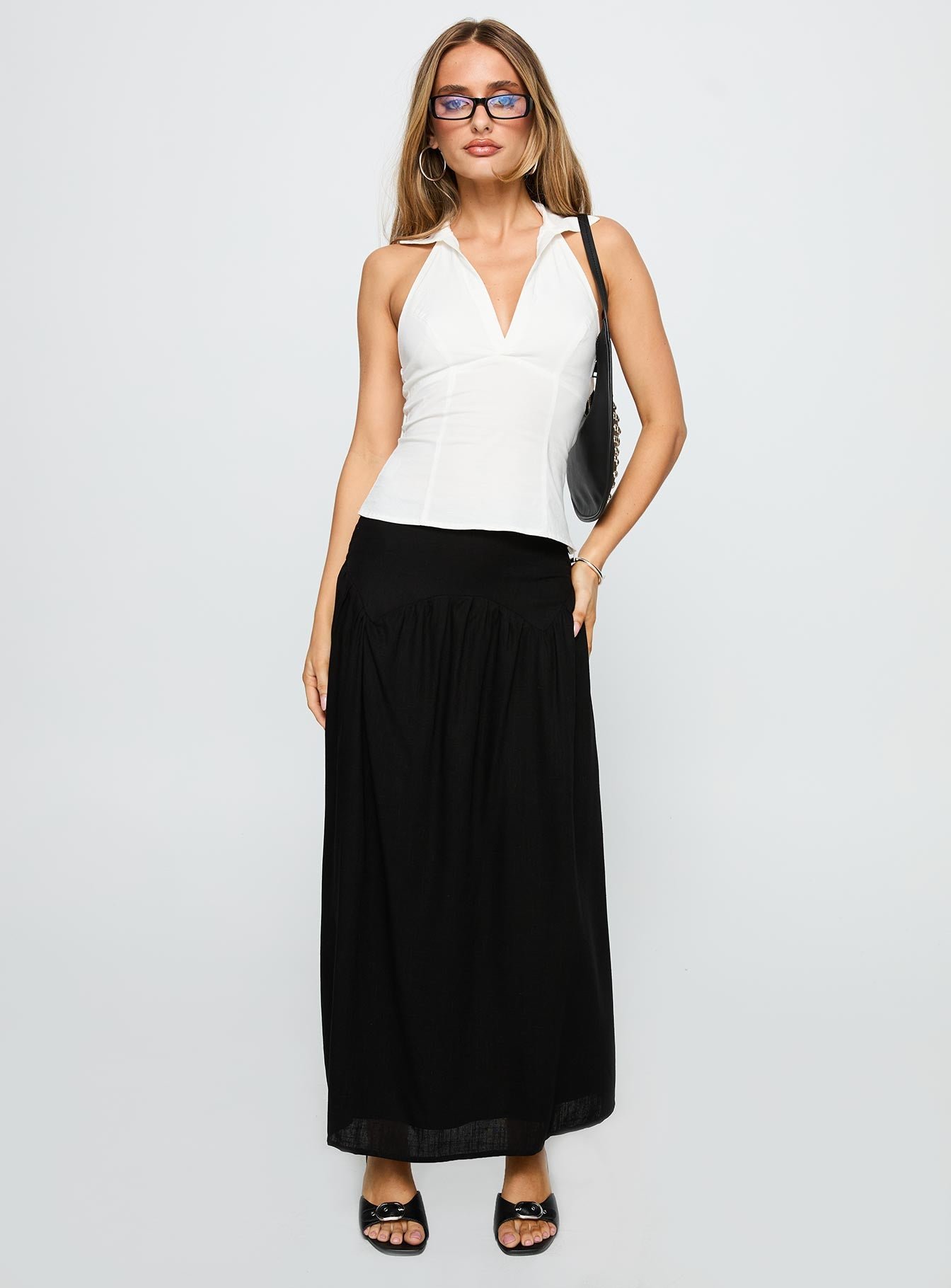 1-modelinfo-saskia-us2_17cb3090-ad0d-45b6-bf89-ebba3e769f58