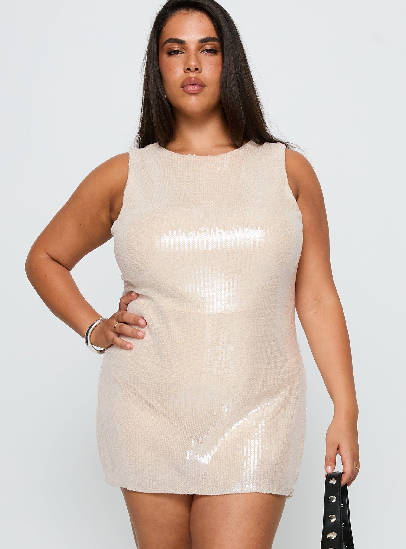 1-modelinfo-shay-us14_269cc89a-6e03-489e-b518-b1e53105863f