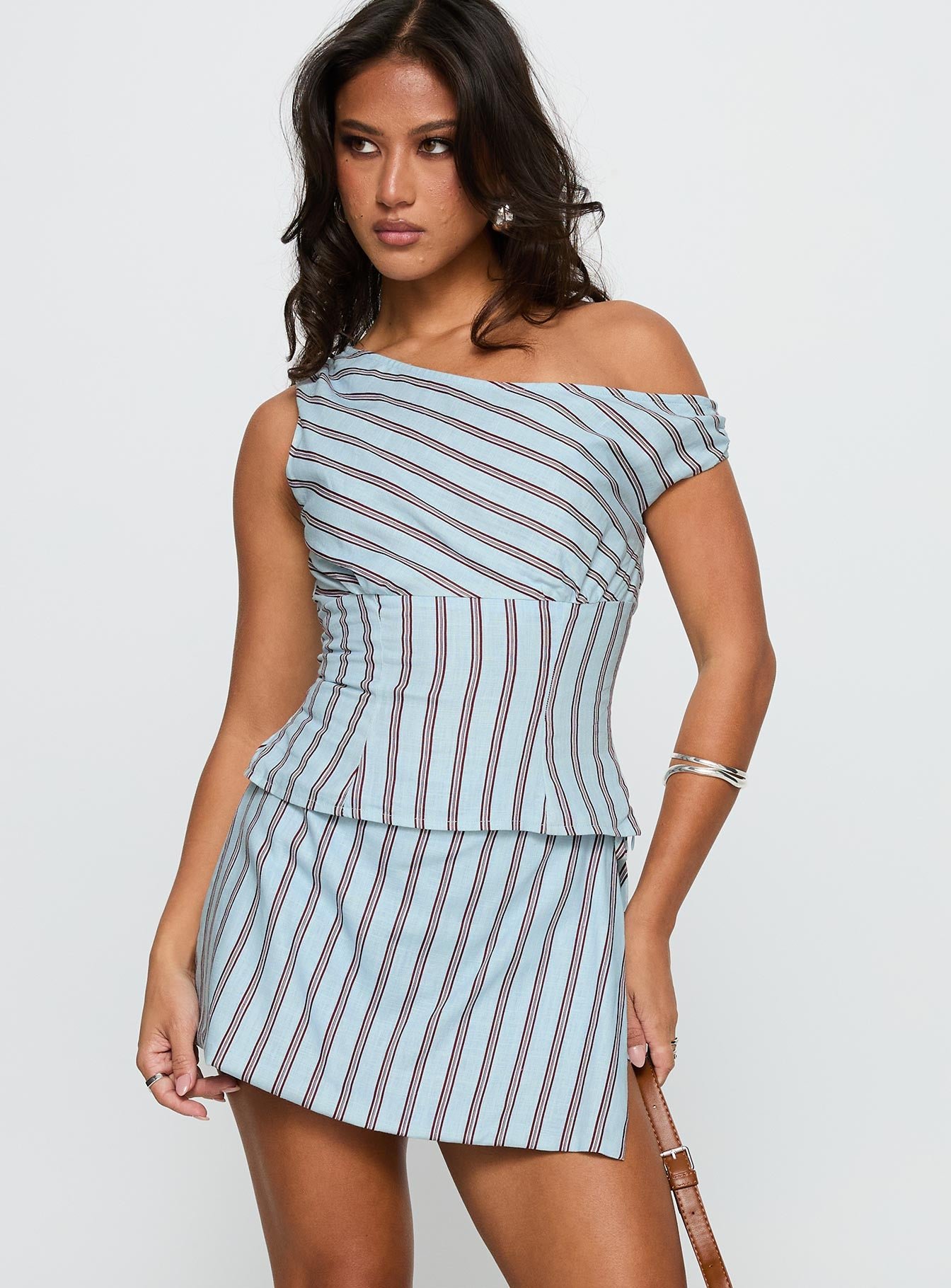 1-modelinfo-tianna-us2_b56d4647-3c86-41a6-a947-48406d67f1c6