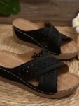 Crisscross Flower Wedge Sandals缩略图 191e7134af90414d9d987ff34a277fe0-Max-Origin