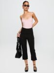 1-modelinfo-holly-us2_49a5c4a0-6eae-4f1b-91f2-5bc67ccaf205