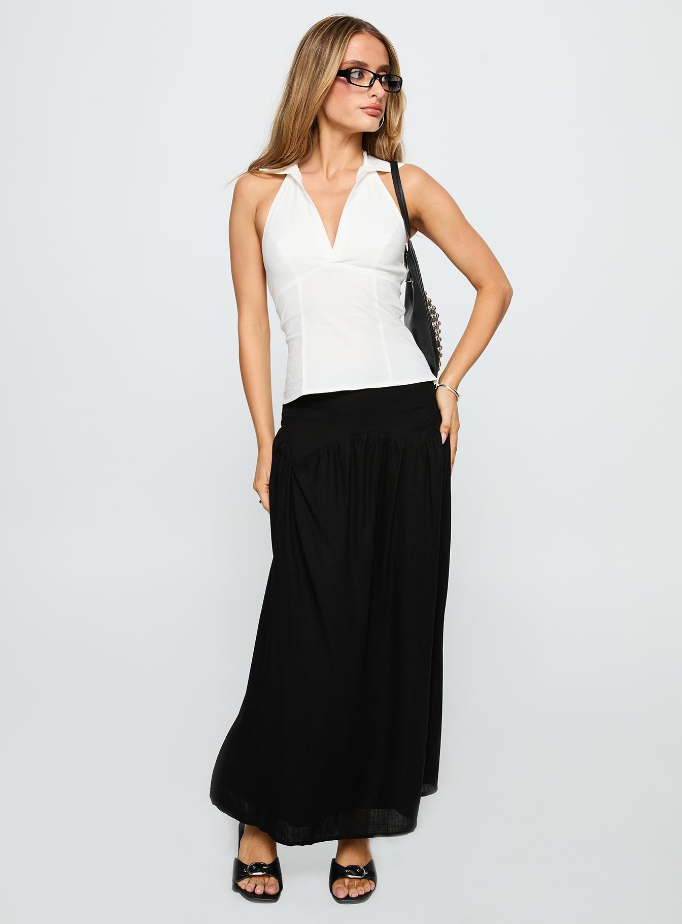 2-modelinfo-saskia-us2_cb260731-c639-4bba-8ba8-3294fe3b93bb