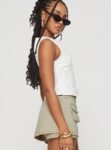 0-modelinfo-bella-us4_60a7bfad-7216-4770-9089-2c39f402d36a