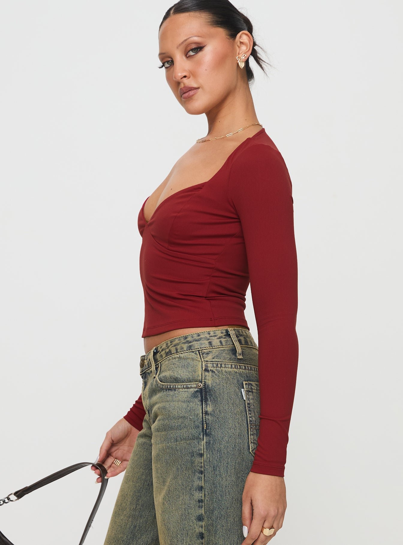 3-modelinfo-hailey-us4_dafa372b-ce79-441a-a0e4-c3b9396f9a8a