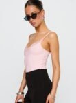 1-modelinfo-holly-us2_49a5c4a0-6eae-4f1b-91f2-5bc67ccaf205
