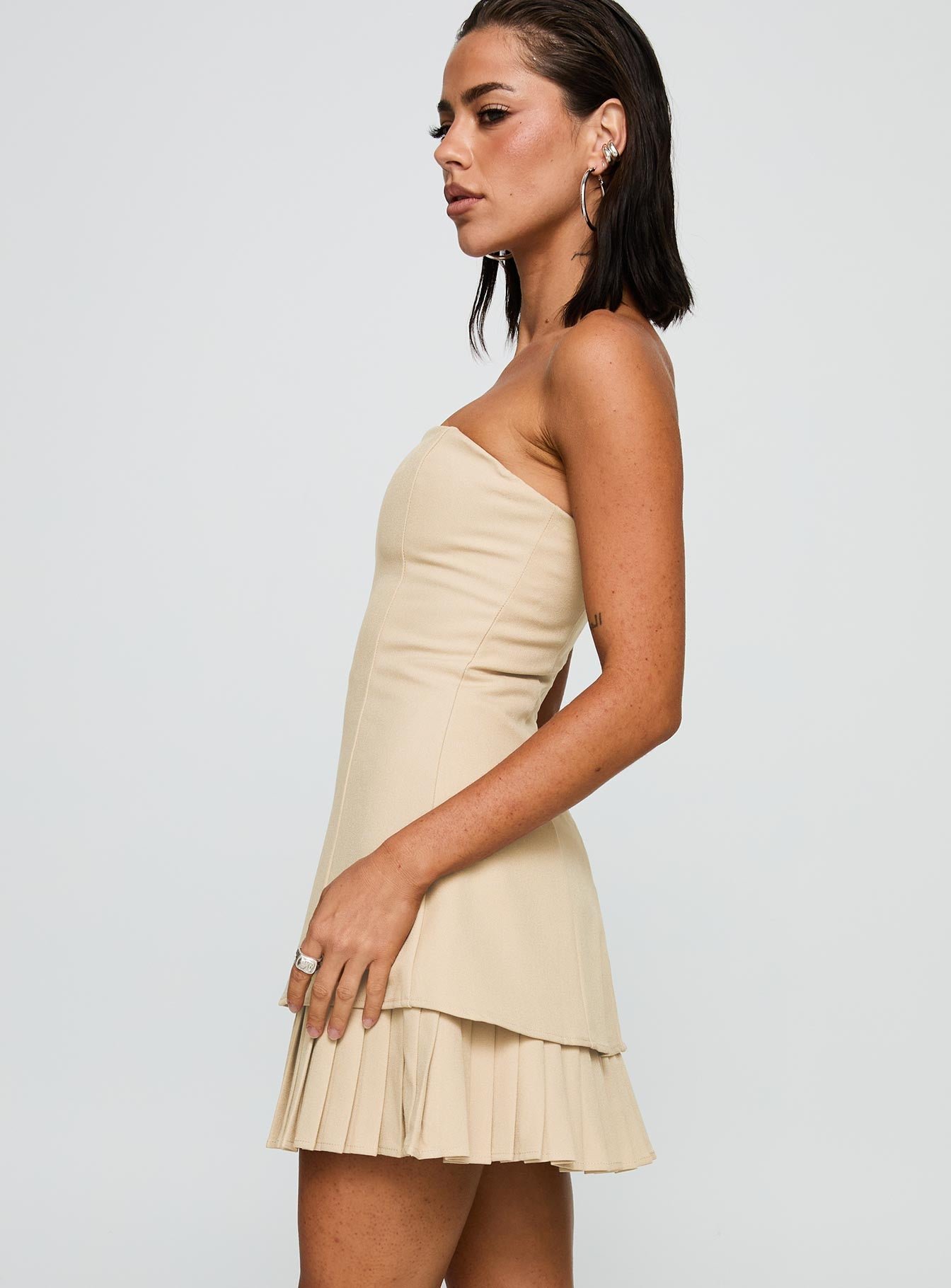 3-modelinfo-kinsley-us2_3b6188d9-a69a-41df-bc1a-6524c3a94b71