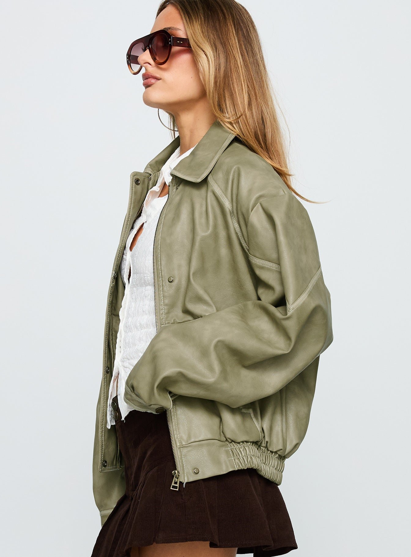 3-modelinfo-saskia-us2_ed99a6d0-c3ec-4fff-af68-b1c4142ba93d