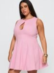1-modelinfo-shay-us14_0ea459f7-c6f9-4d3e-8323-f4560406c8d9