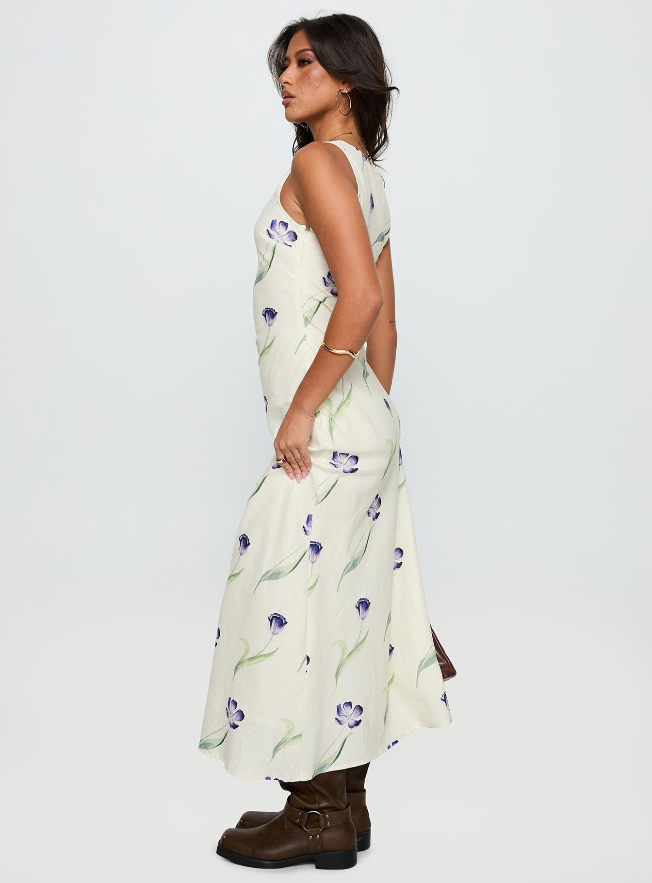 3-modelinfo-tianna-us2_9a0b4b4e-081e-4051-945e-1ba454c2266b