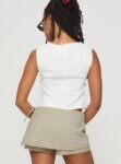 0-modelinfo-bella-us4_60a7bfad-7216-4770-9089-2c39f402d36a