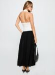 1-modelinfo-saskia-us2_17cb3090-ad0d-45b6-bf89-ebba3e769f58