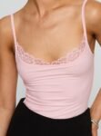 1-modelinfo-holly-us2_49a5c4a0-6eae-4f1b-91f2-5bc67ccaf205