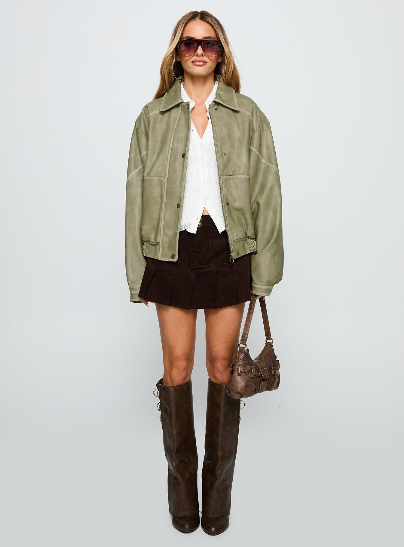 6-modelinfo-saskia-us2_6766a964-b6d1-448f-8815-fcc7419e5cc6