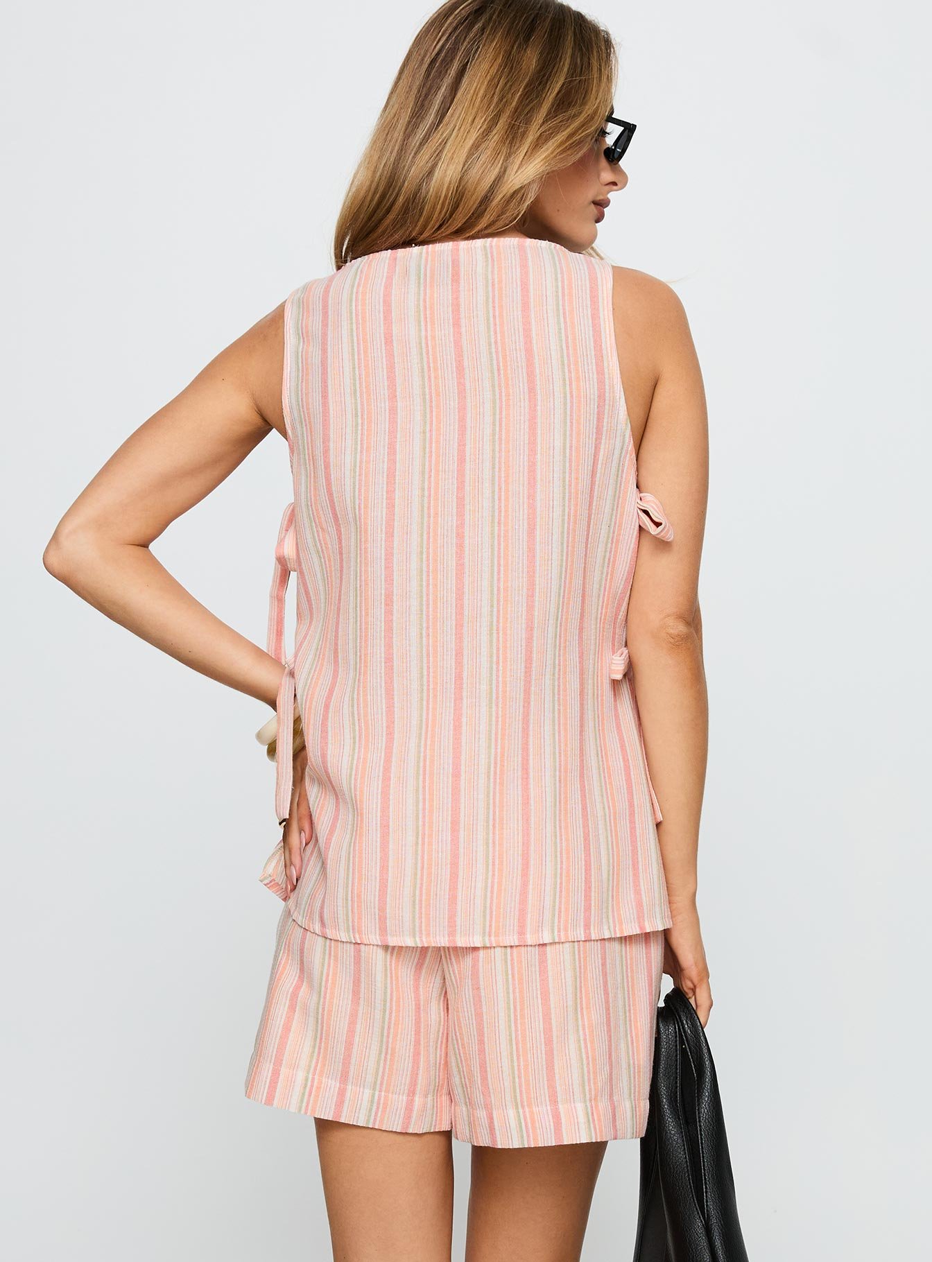 6-modelinfo-saskia-us2_7a29b683-ea33-4c8c-b05a-81127f1fbbd3