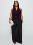 1-modelinfo-shay-us14_45000eb1-09be-4e8e-9a1e-02b7d00e645e