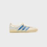AAJH5419GazelleIndoorOffWhiteFocusBlueWarmVanilla_9357