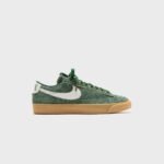 NKHV2197-300BlazerLowDBQsTMDKGreenSailGumYellow_8458
